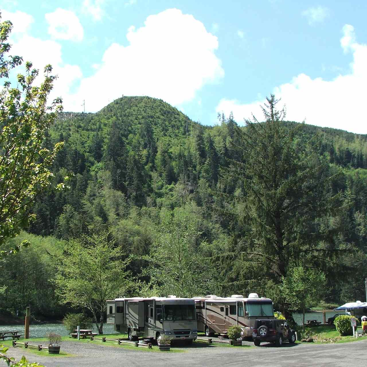 Coyote Rock RV Resort & Marina
