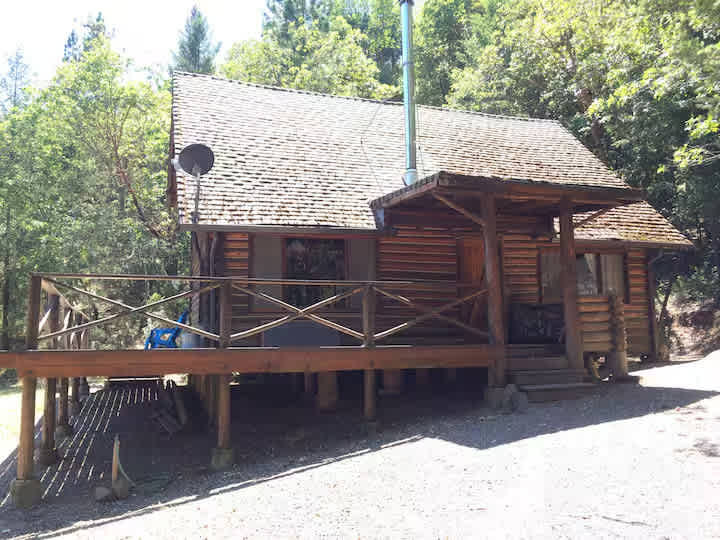 Unique Log Cabin, Beautiful Views
