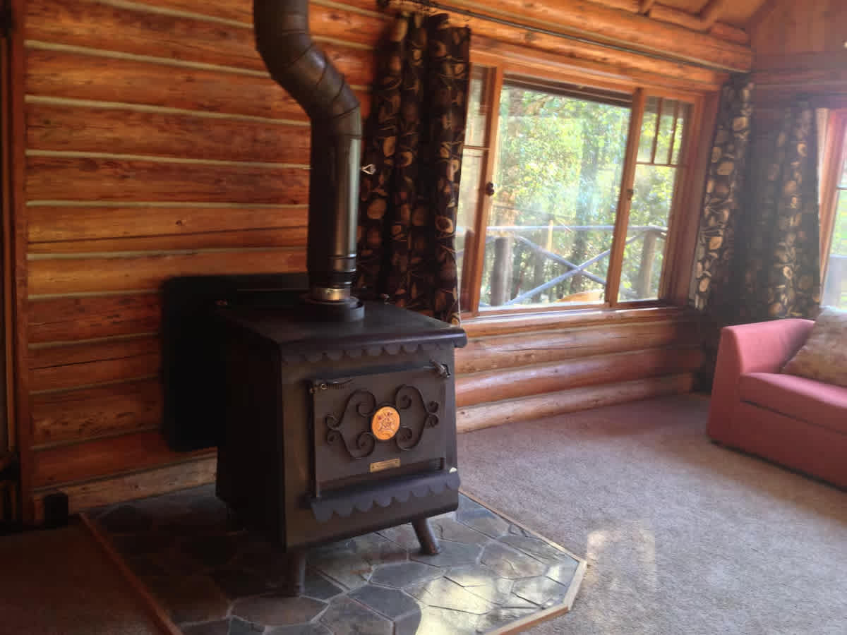 Unique Log Cabin, Beautiful Views