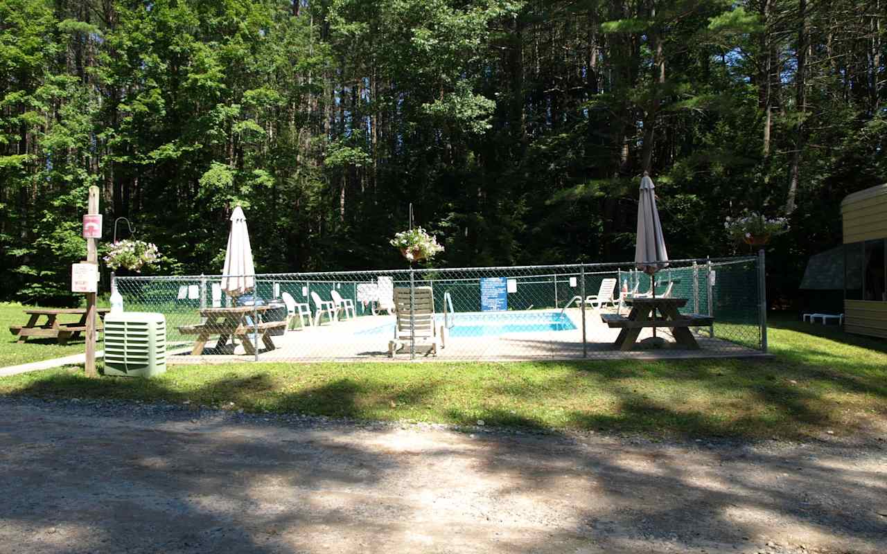 Whispering Pines Campsites & RV Park