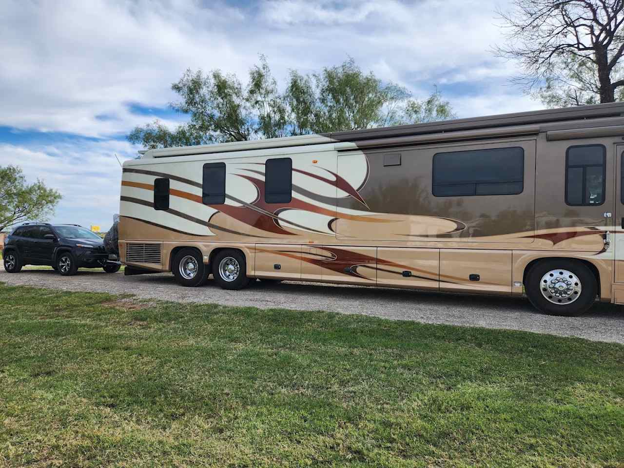 Bar J Hitching Post RV