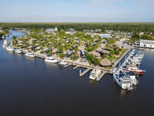 Everglades Isle Motorcoach Retreat