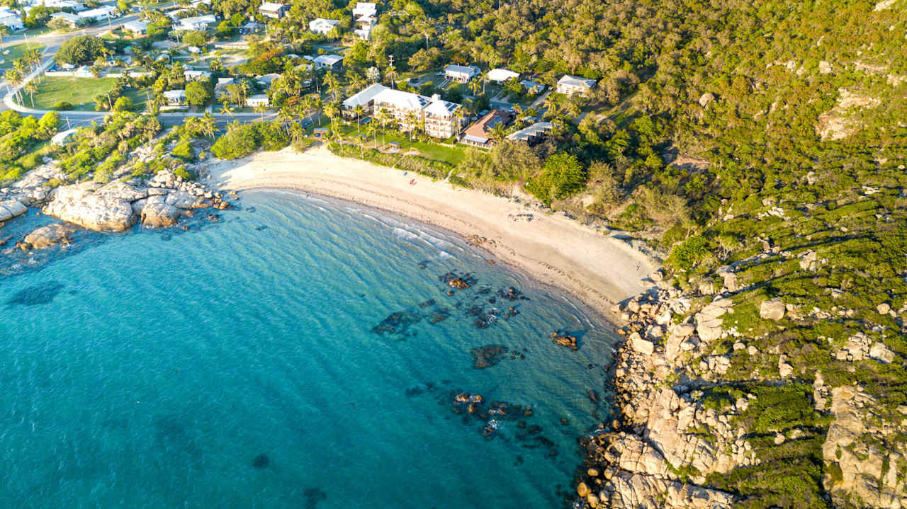 Rose Bay Beach Caravan Bowen