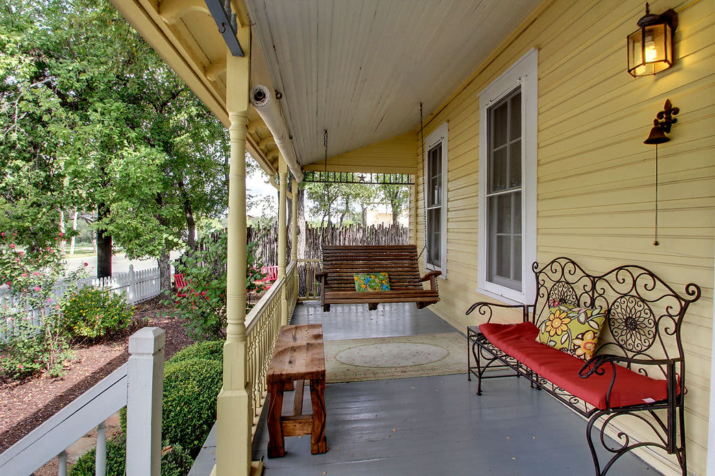 Gruene's Yellow Haus