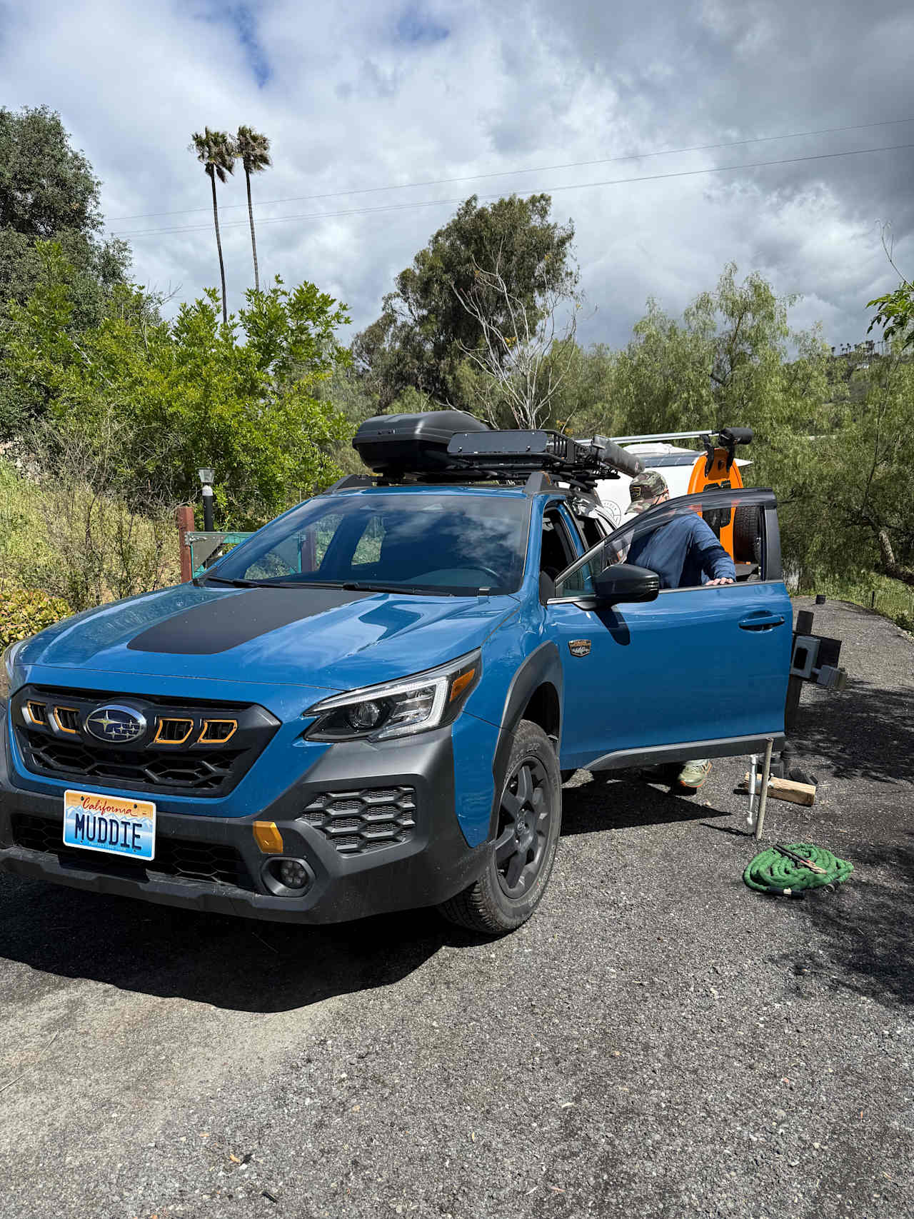 ‘24 Subaru and Bean at campsite (1)