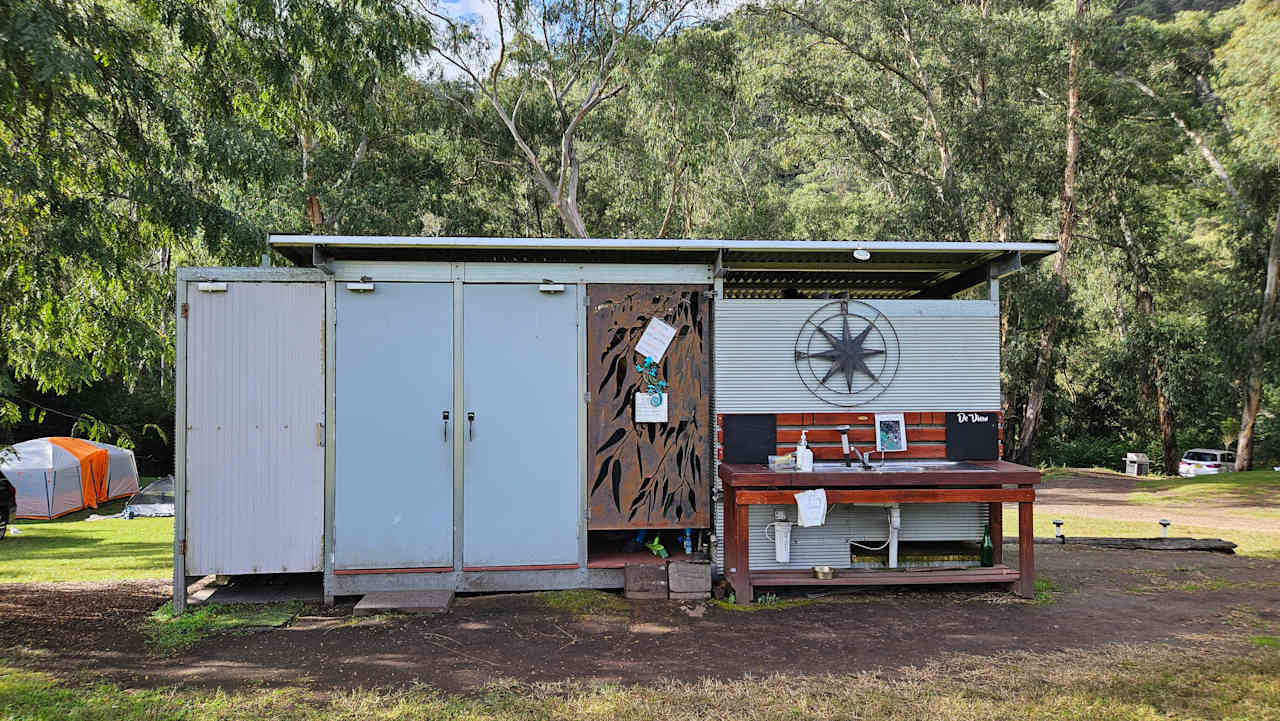 "DeView" Colo River Valley Camping