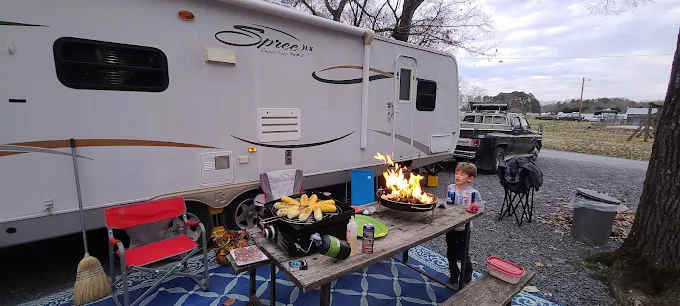 Holly Bluff Family Campground