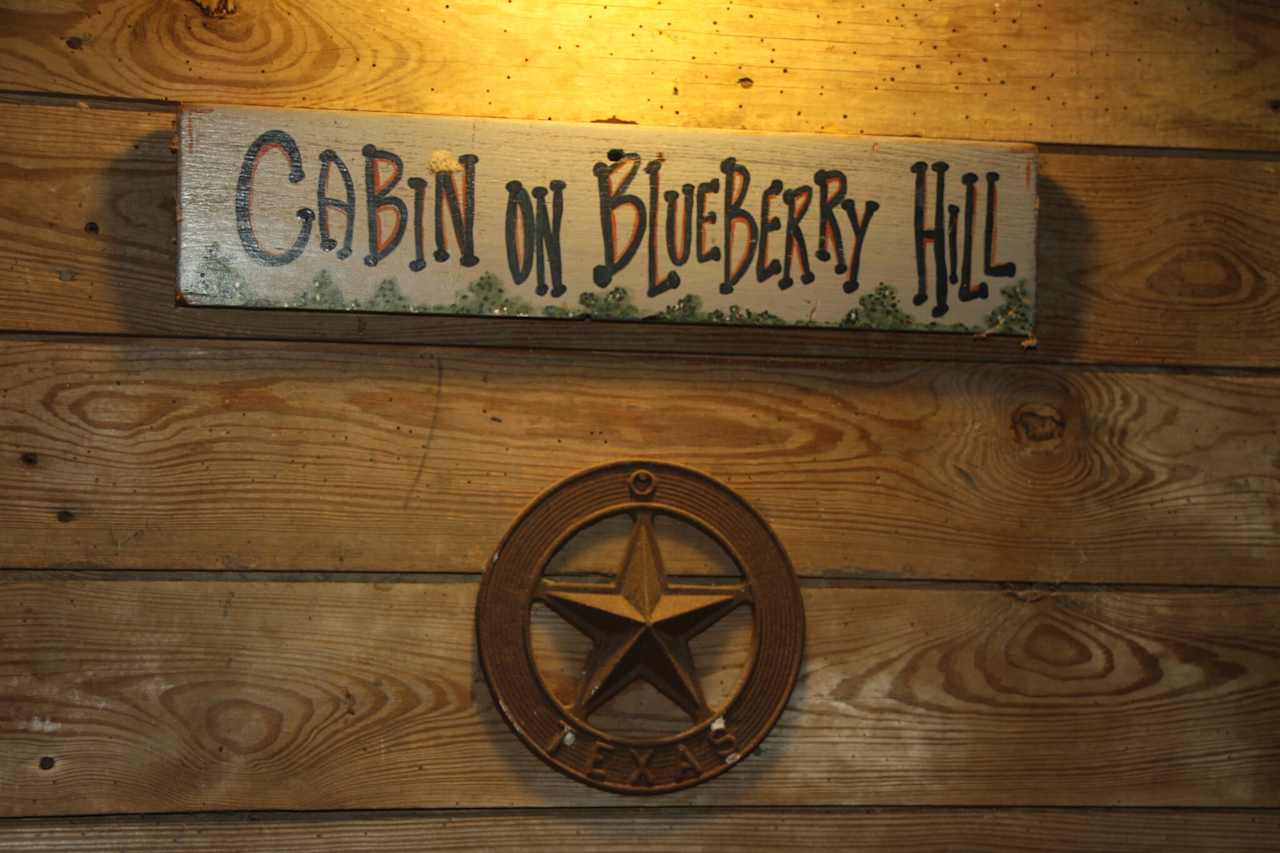 Ethridge Farm, Log Cabin Bed and Breakfast