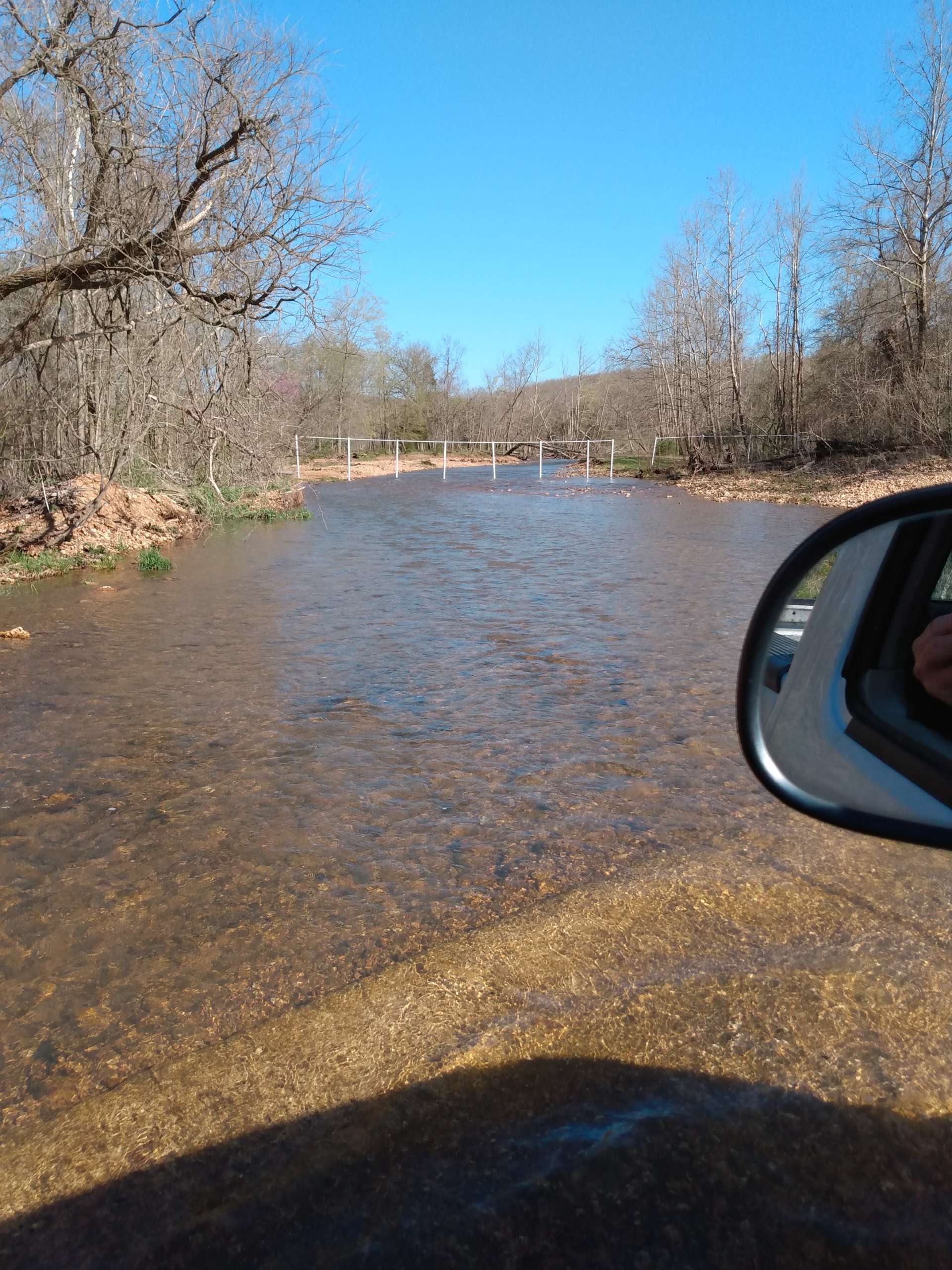 crooked-creek-hipcamp-in-davisville-missouri