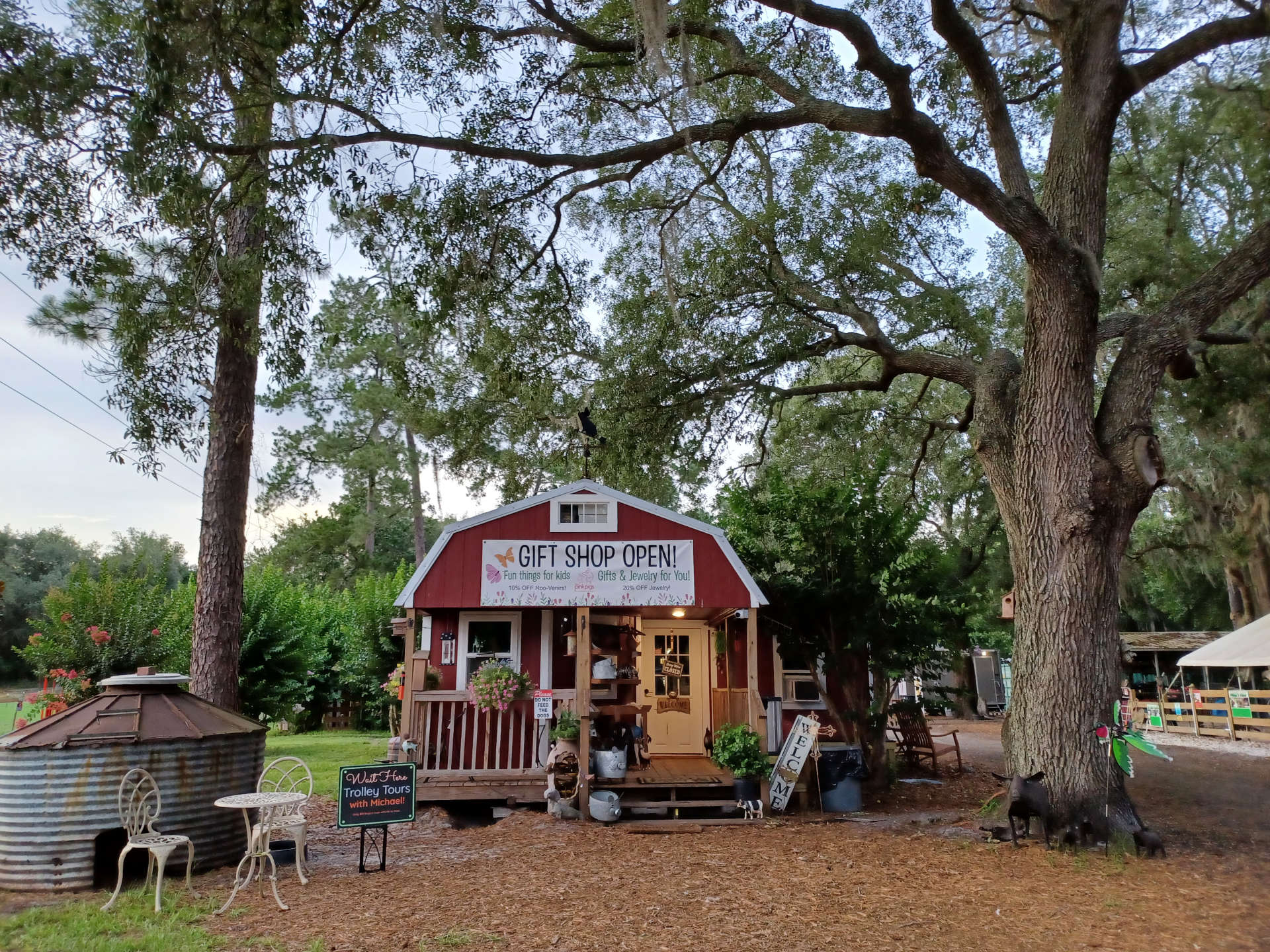 rooterville-animal-sanctuary-hipcamp-in-florida