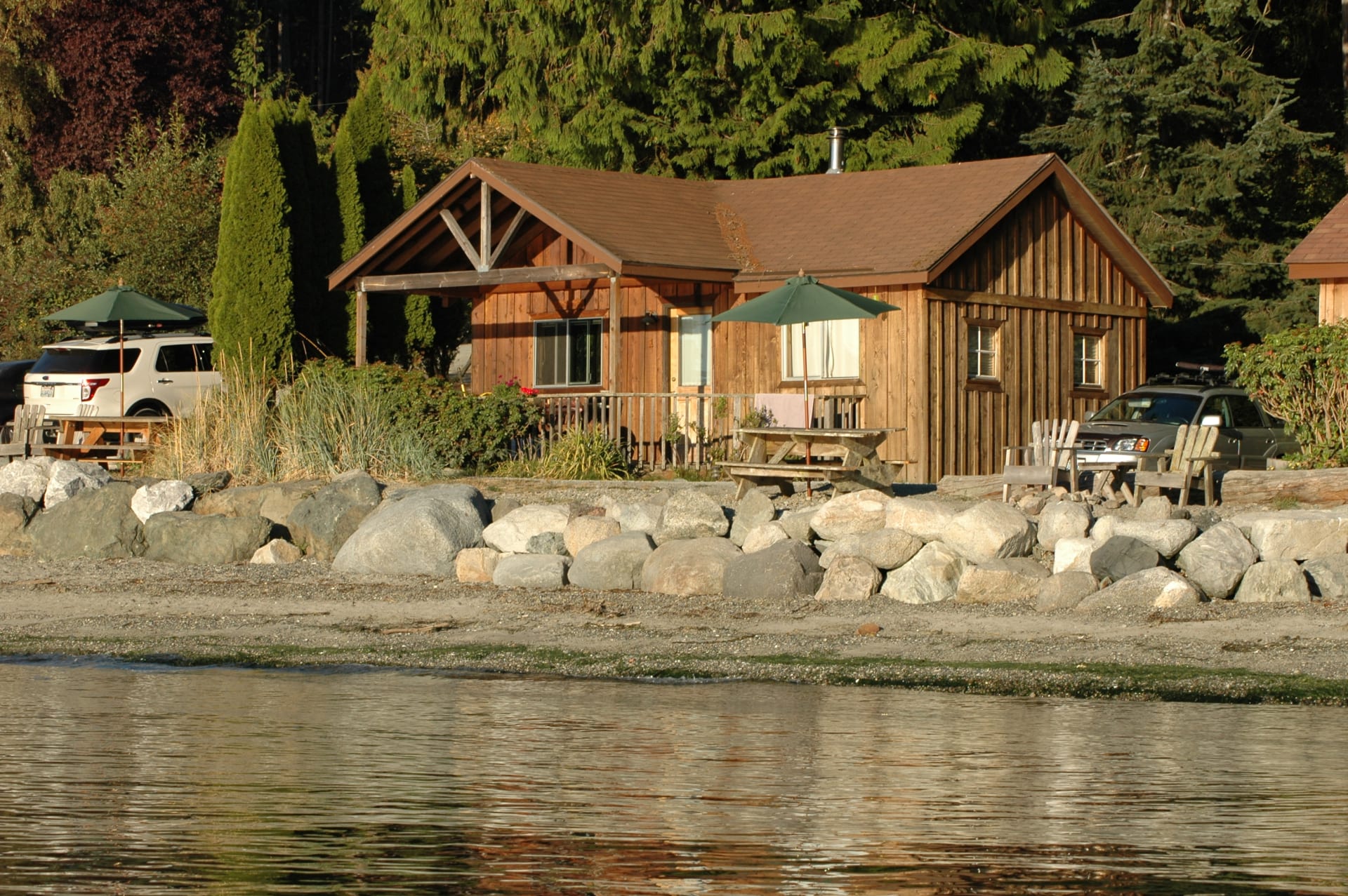 2BR Beachfront Cabin on prime west-facing beach.  Stunning sunsets and amazing wildlife 25 ft. from your cabin!