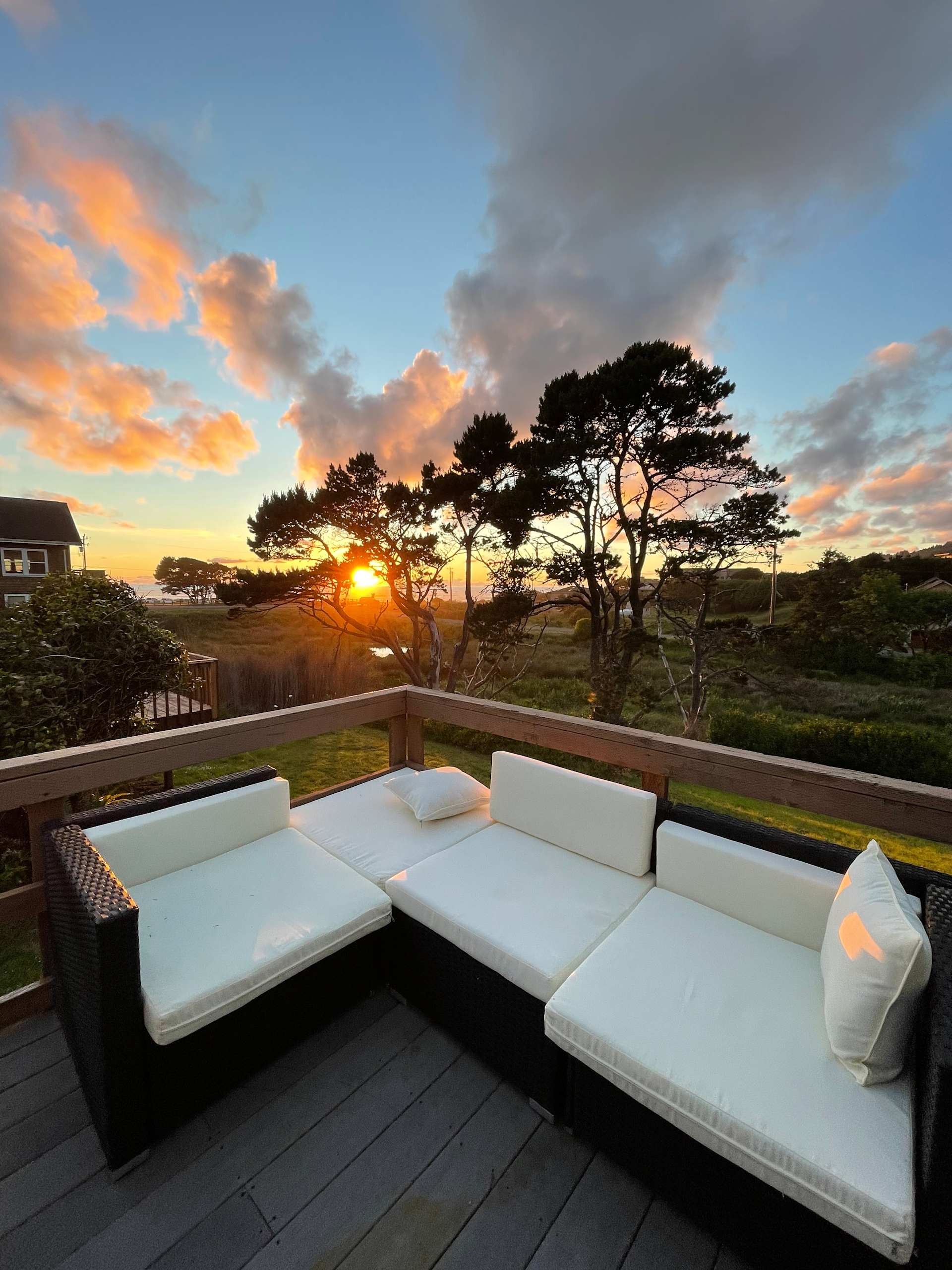 Coastal Boho Bungalow - Photo 2