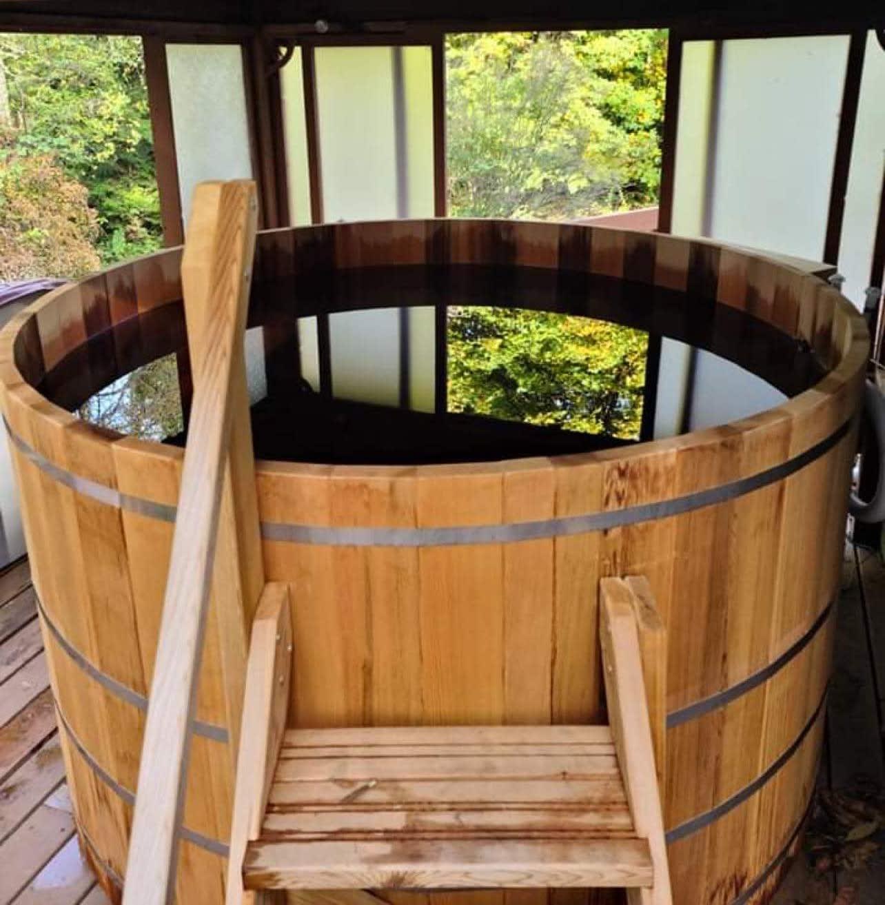 Cedar Hottub available 7am - 10pm M-F and 8am - 10pm over the weekends.