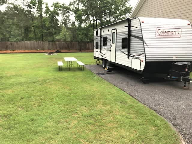 RV Camping, close to everything - Photo 3