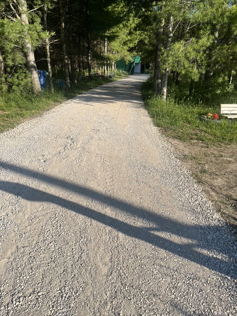 Easy access driveway, newly pressed with gravel!