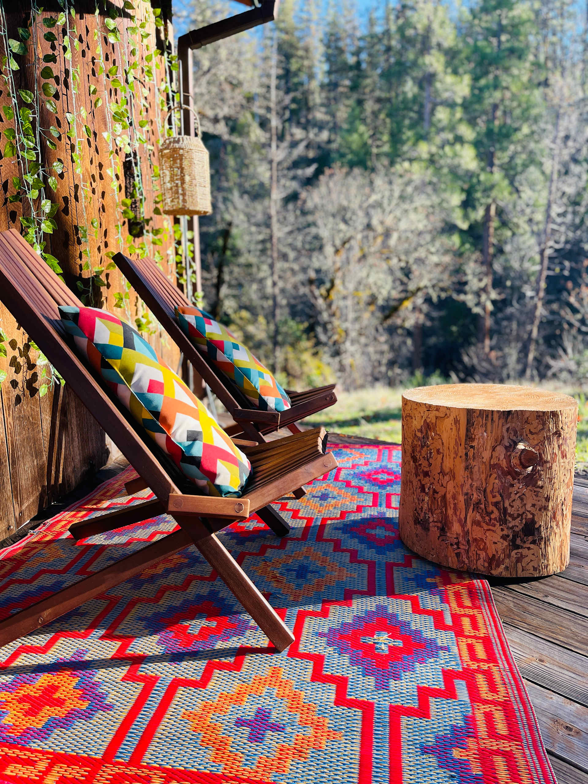 Luxurious & Unique Creek-side Cabin - Photo 2