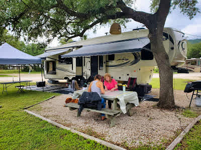 Becs RV Park - Photo 2