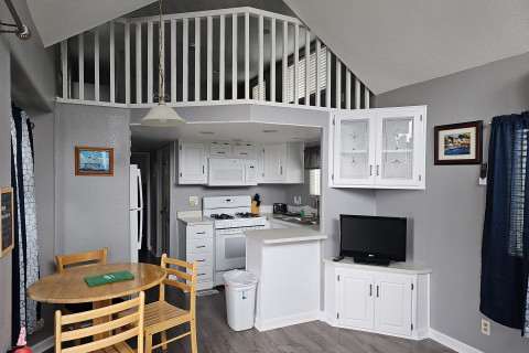 Unhitched Snug Harbor RV Park & Marina