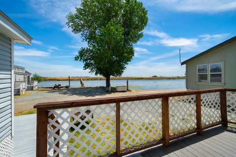 Unhitched Snug Harbor RV Park & Marina