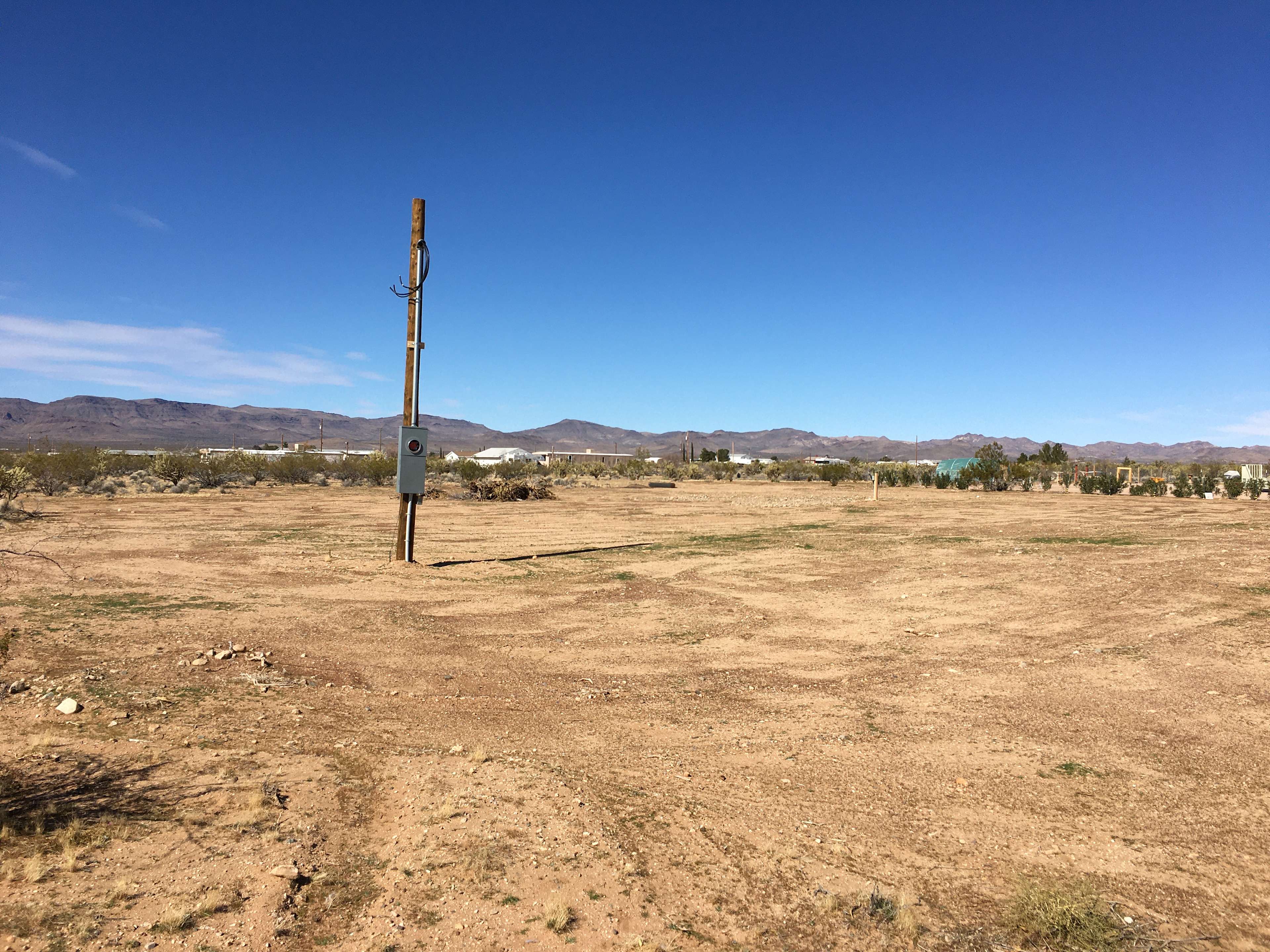 Flat desert. - Hipcamp in Golden Valley, Arizona