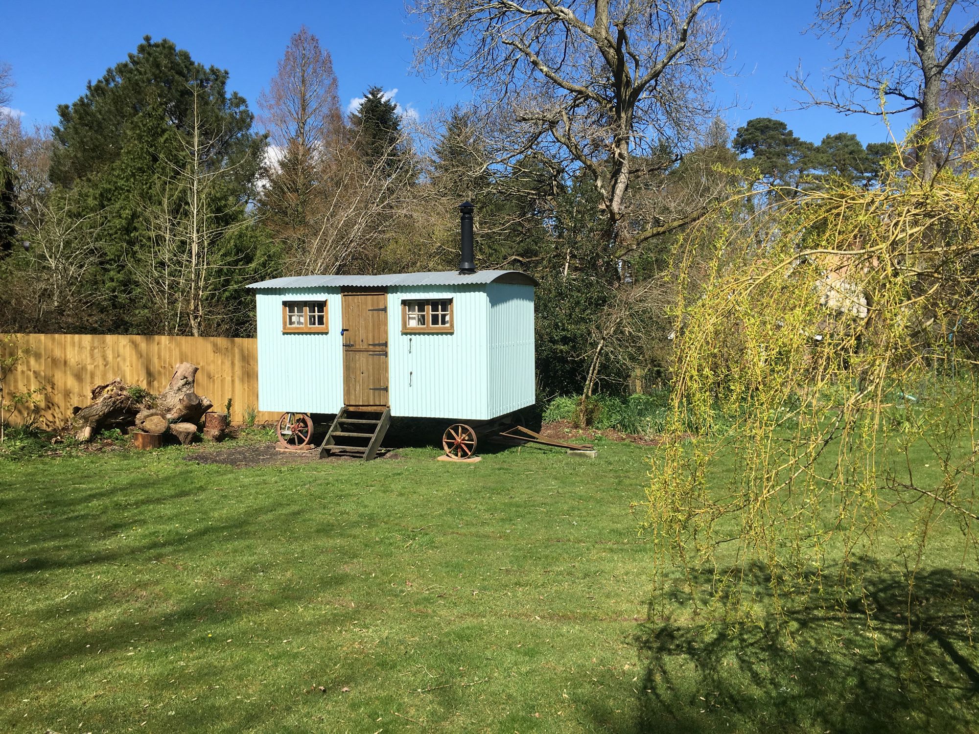 A single shepherd's hut ideal for couples or families of four, located near Ringwood on the edge of the New Forest.