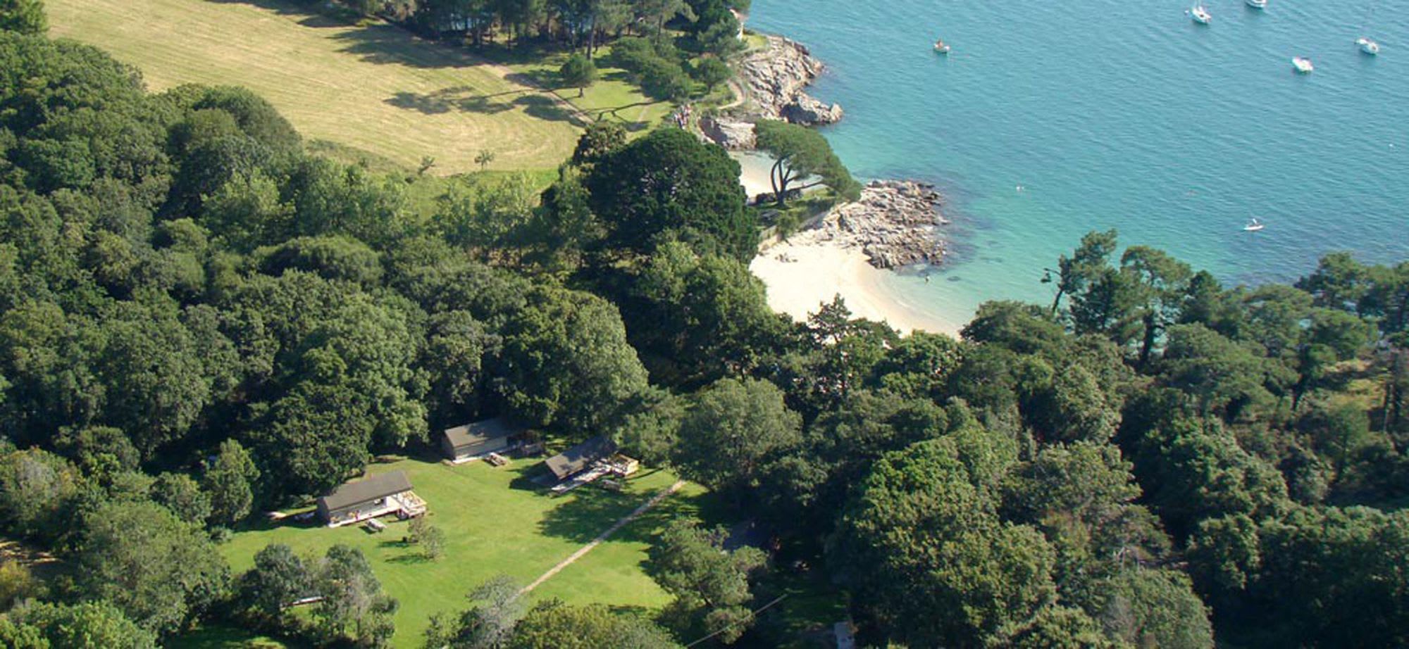 There really is something special about the Brittany coastline. Now you can explore her famous beaches in style from the luxurious comfort of Bot-Conan lodge – just a pebble's throw from the Atlantic surf.  