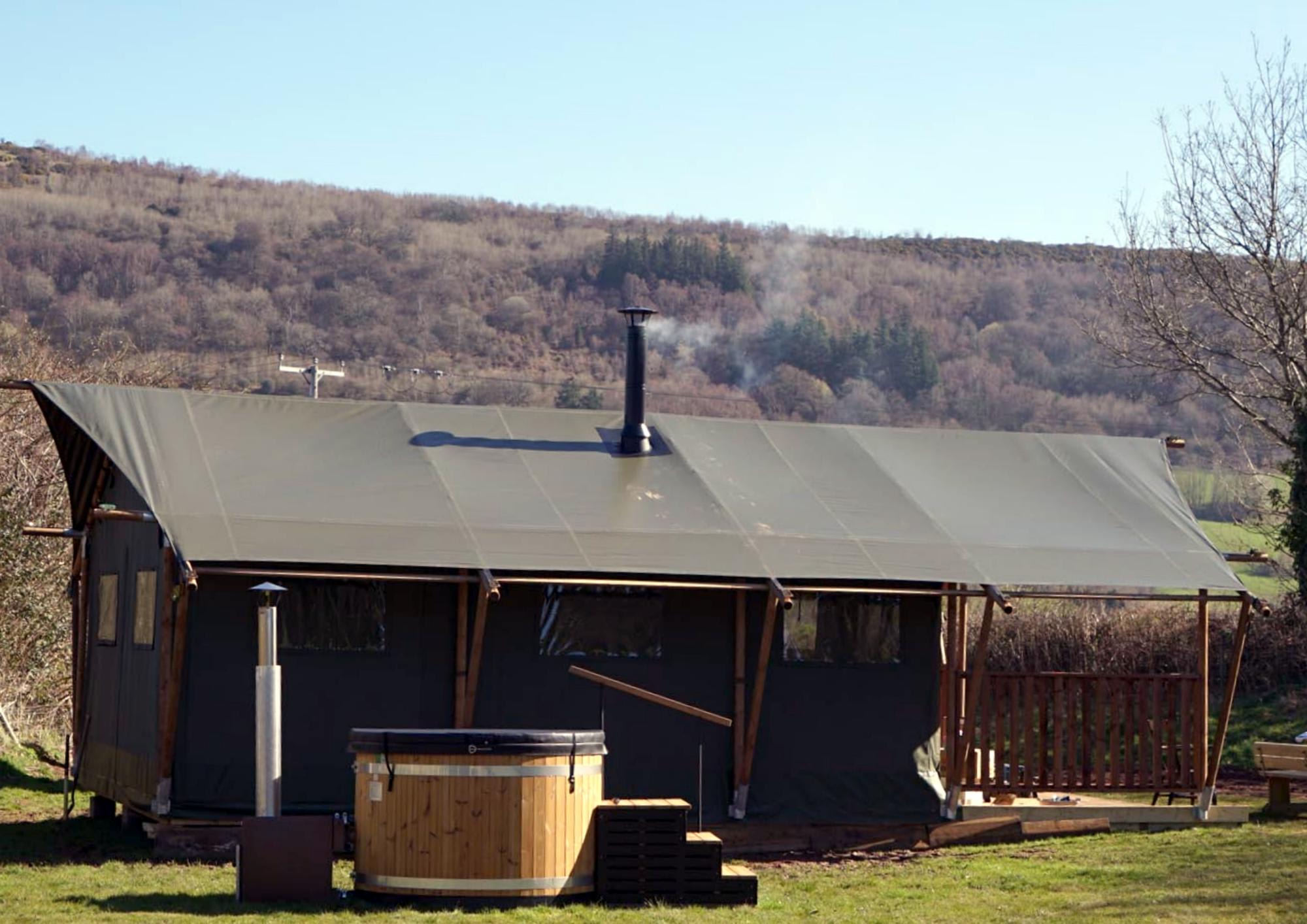 Dove luxury canvas lodge