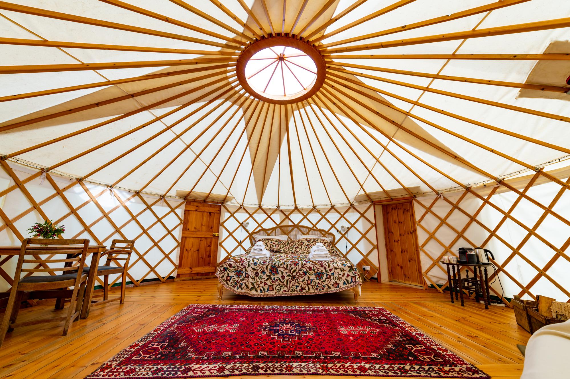 Pippin: Luxury Ensuite Yurt with Hot-tub