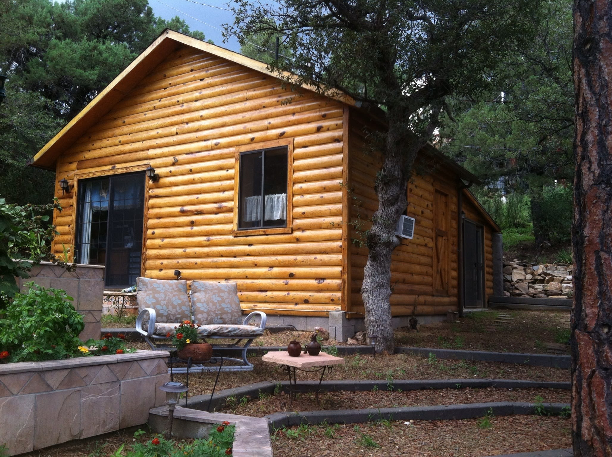 575 sq ft cabin/ guest house on our property we give you your privacy but we are on property if you need any assistance or to borrow anything you forgot always glad to be a good neighbor! Just let us know what we can help you with glad to do our best! 