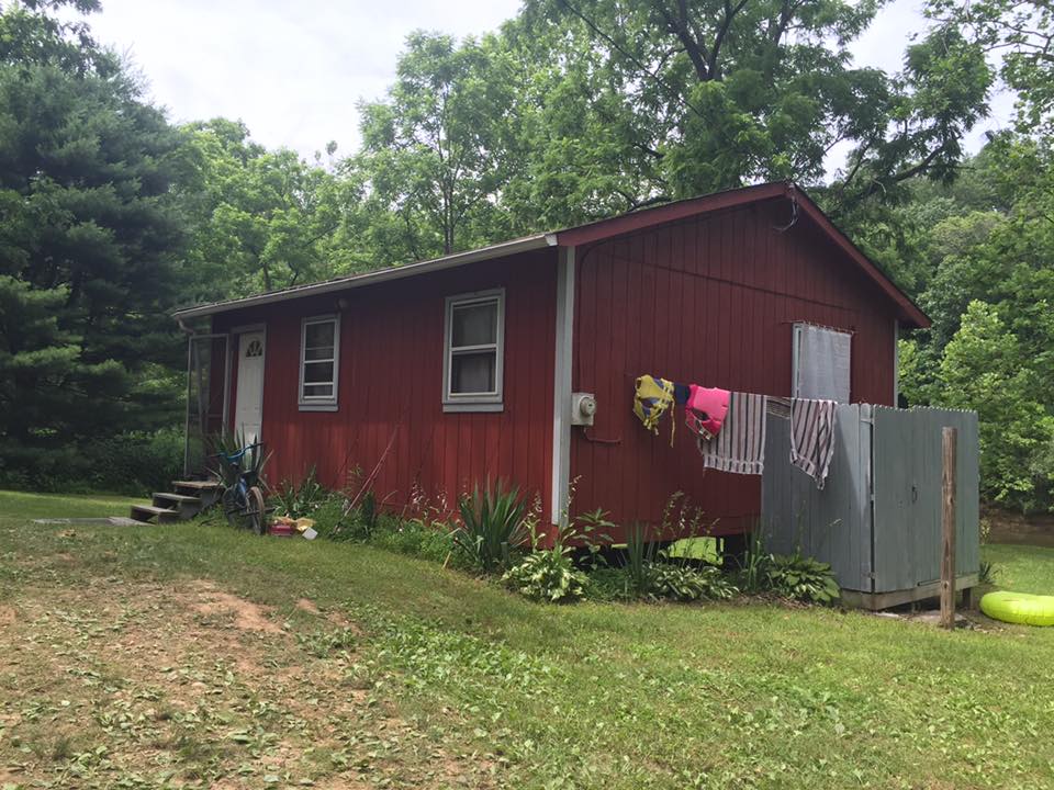 Outside of cabin, Outside shower