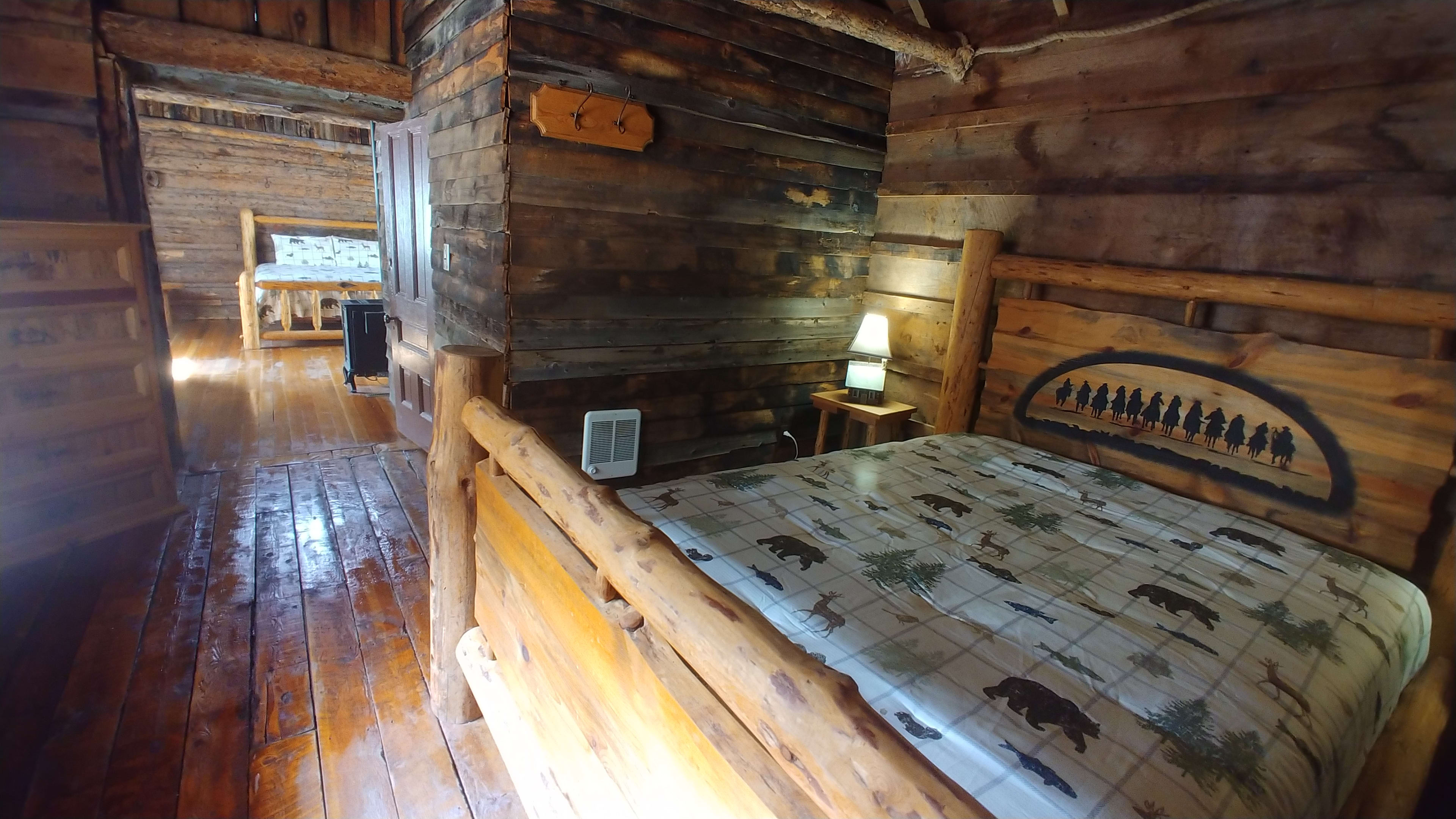 Gunslinger Gulch Log Cabin