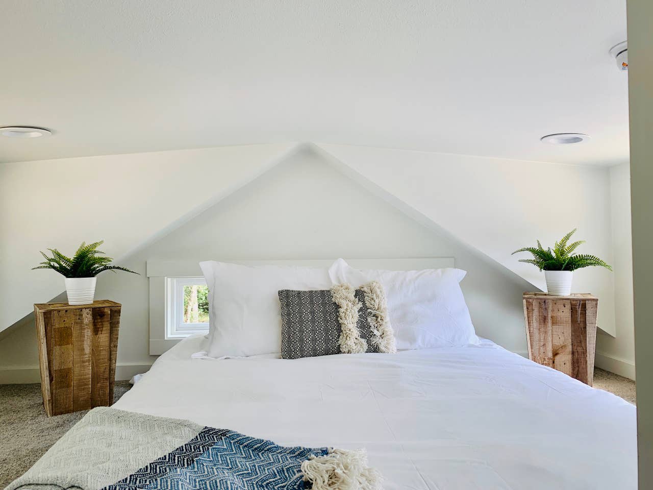 2nd bedroom/loft space with a treehouse feel. Enjoy an afternoon nap in the plush queen-size bed, or settle in for the night after a long day.