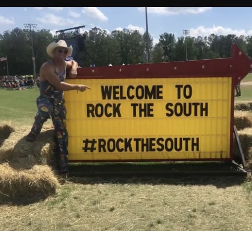 1/4 mile to Rock the South 