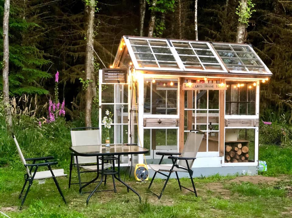 Who doesn't love a whimsical, multi-use space?