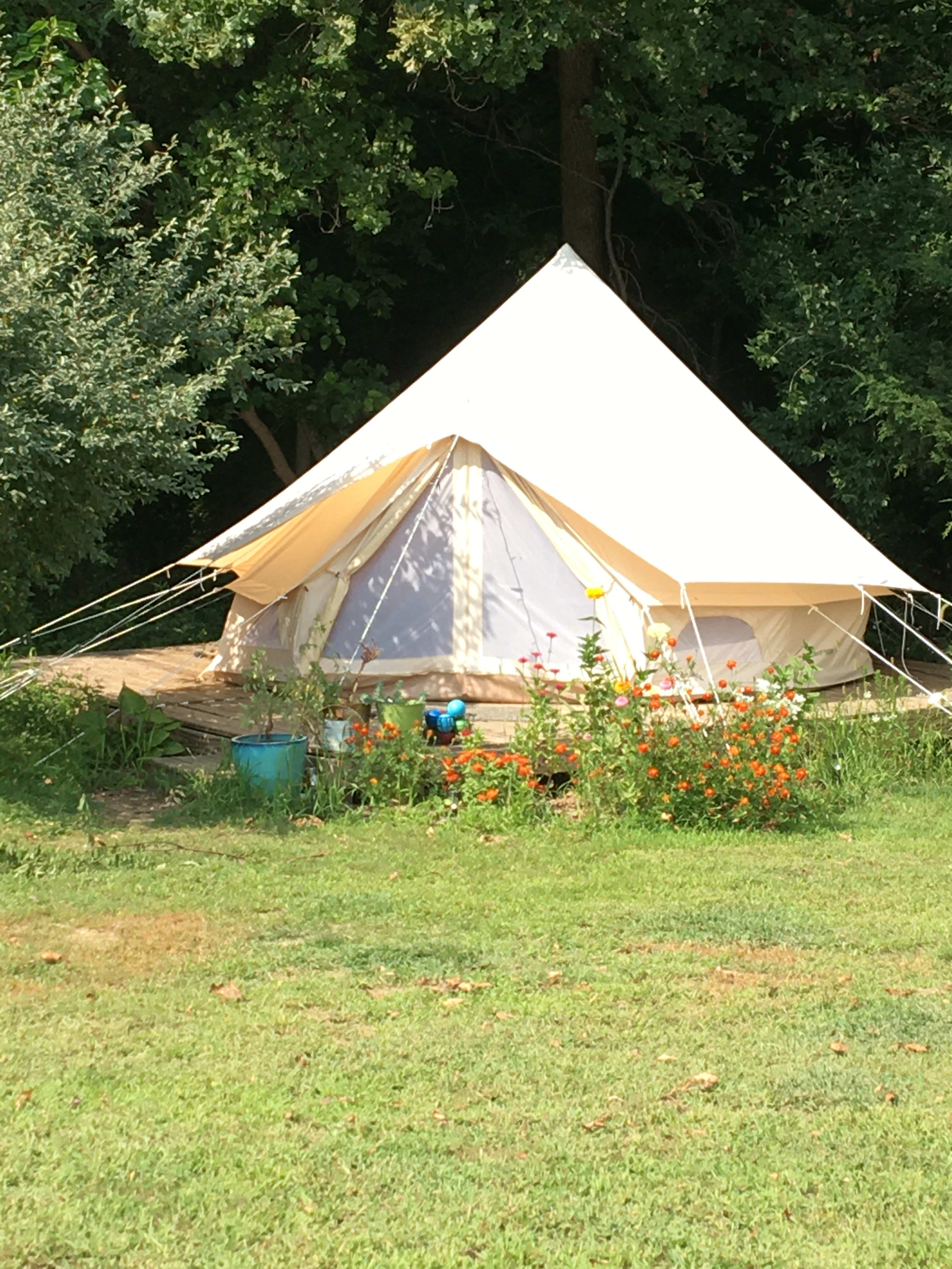 Private "Glamping" on Flower Farm!
