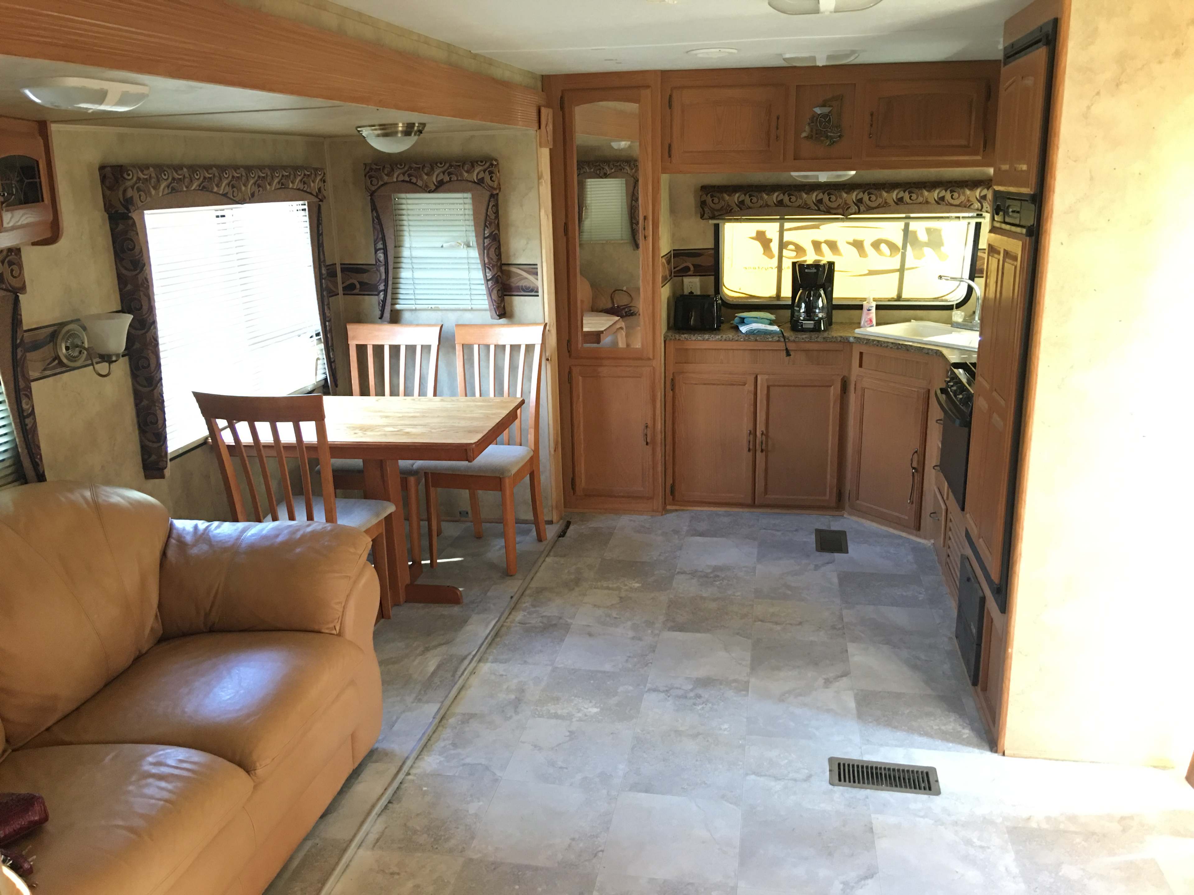 B&R Lakeside Cabins & RVs
