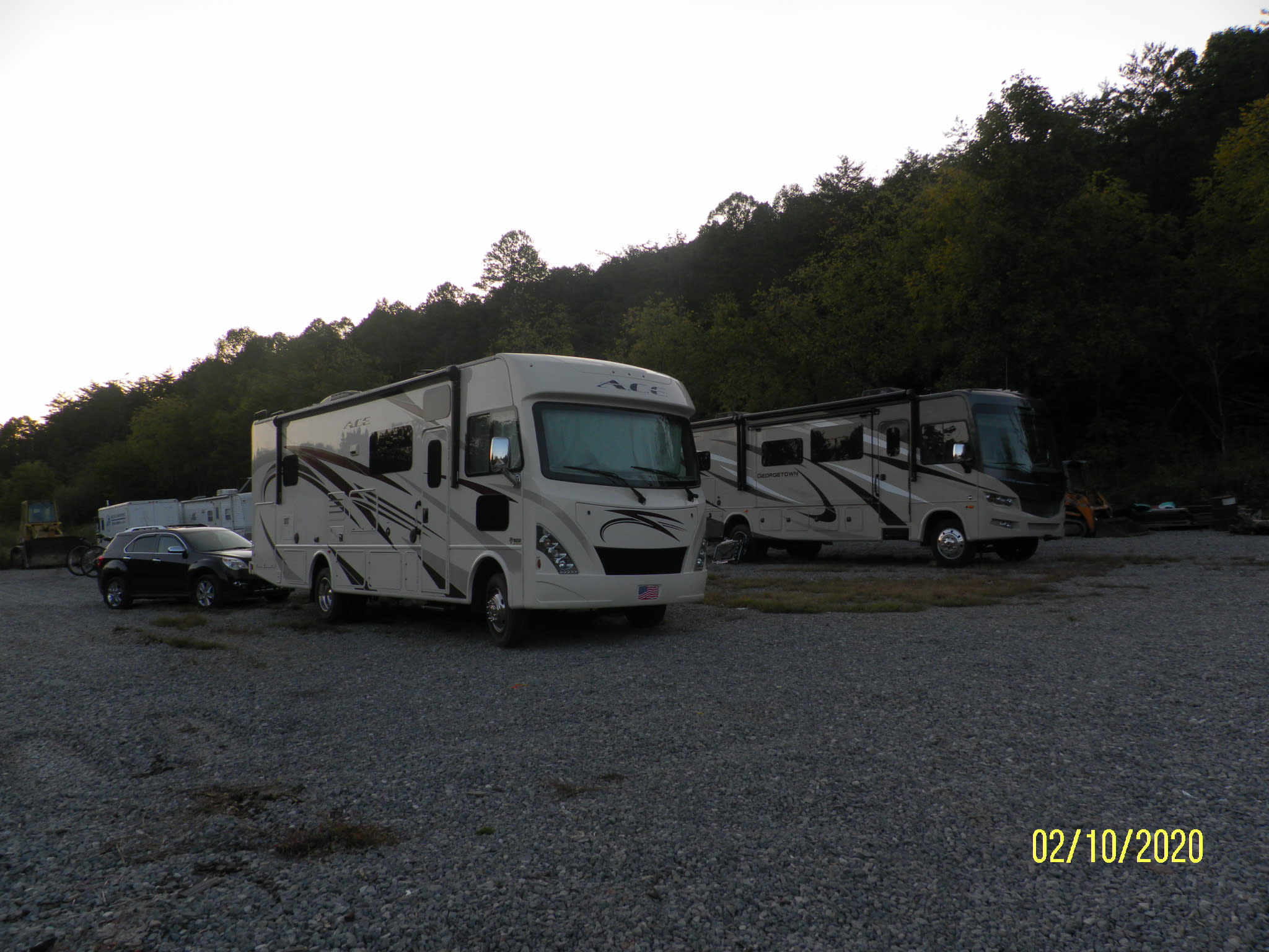 Large parking area. Patrick' is a hidden paradise which consists of 212 acres of woodland and on the Cumberland River. Enjoy camping, fishing, swimming, and hiking. The river provides excellent fishing. 