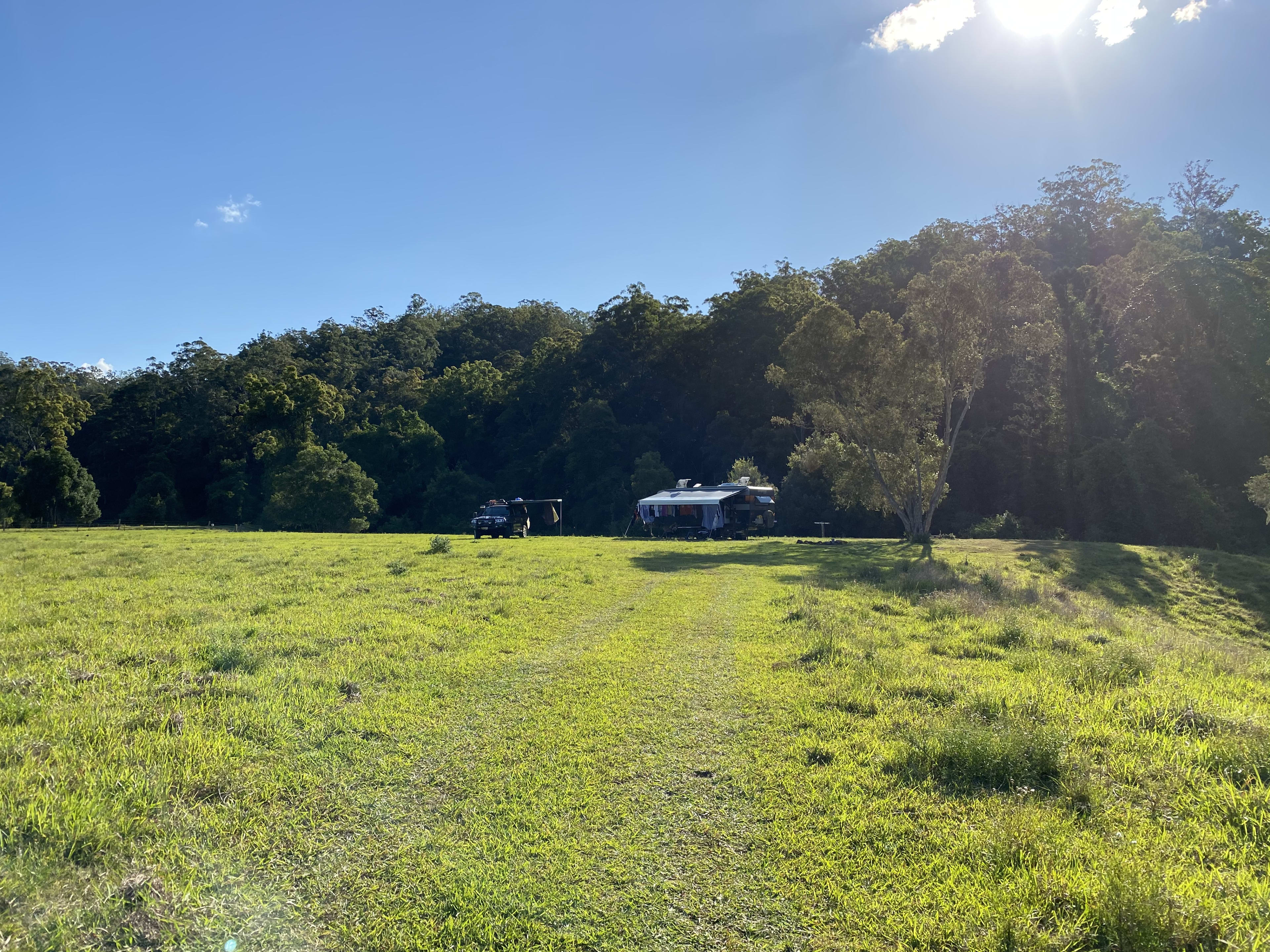 Scrubby Creek Camp(Caravan & 2WD)