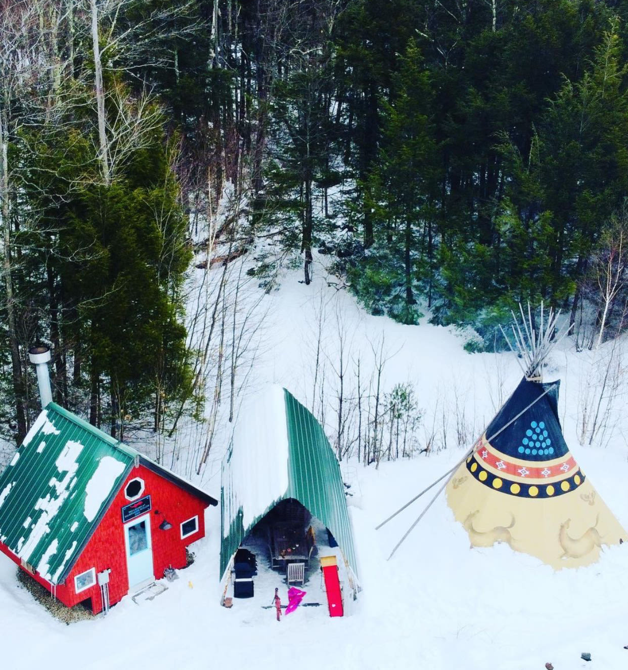 Forest Zz Library Tipi & Pizza Oven
