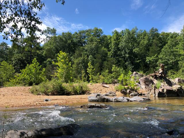 Fredrock Waterfront Glampground