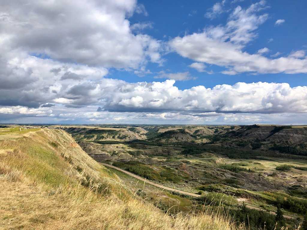 Dry Island Buffalo Jump Provincial Park