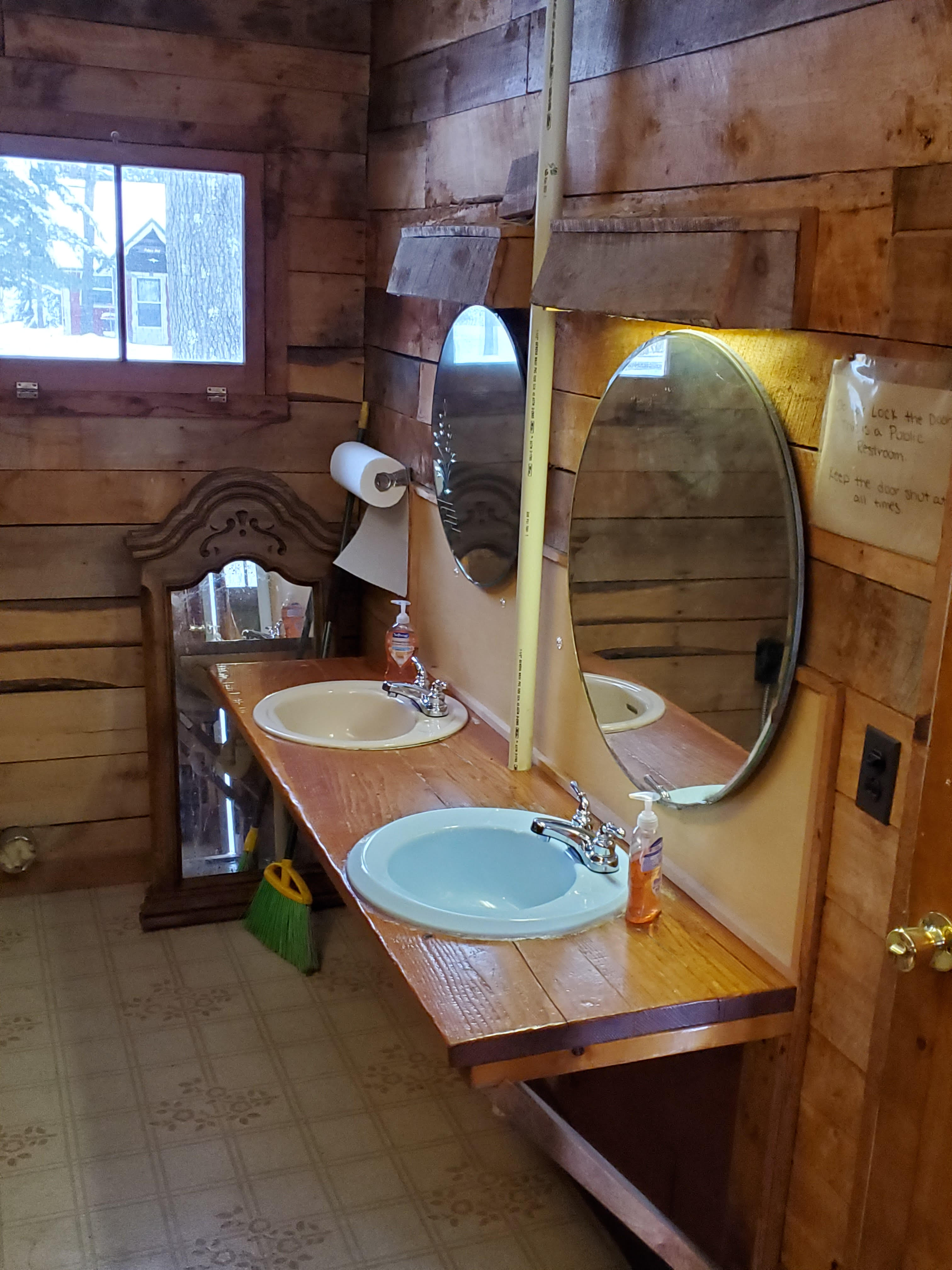 Bathhouse - Women's sinks