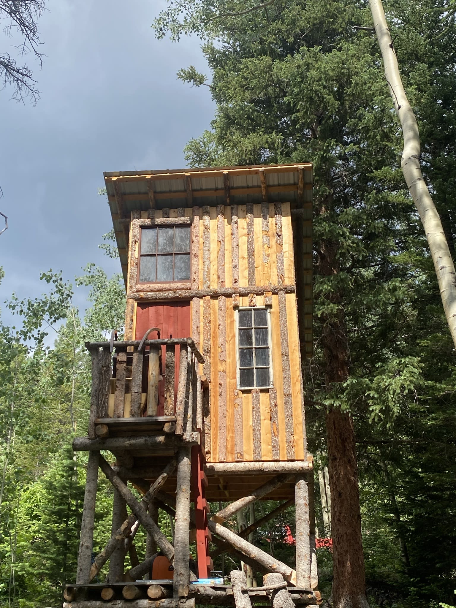 Sherwood Creek Quaint Treehouse