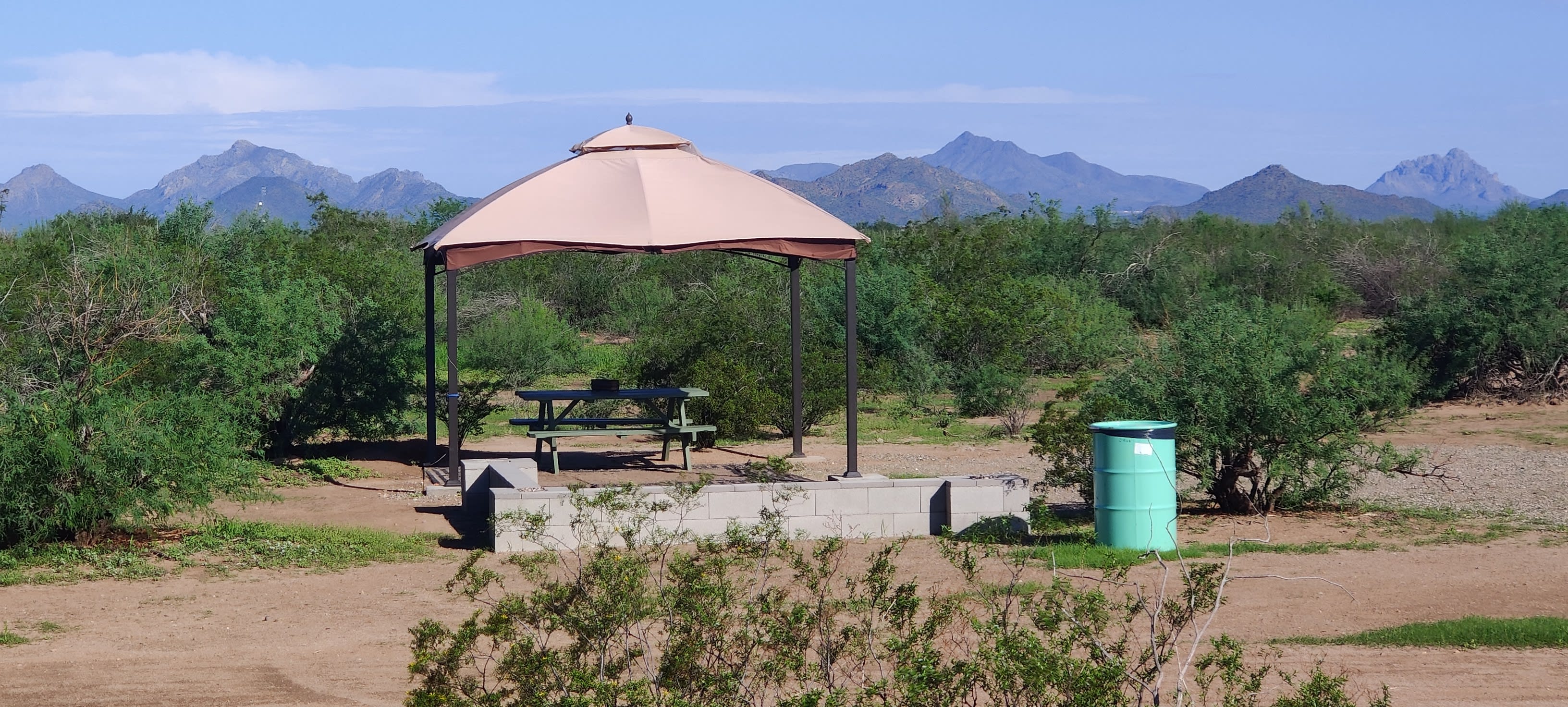 This campsite sits beautifully positioned between the Silverbell mountains on the West, Ironwood Forest National Monument on the SouthWest, and Saguaro National Park on the East.  All are a very short distance (1/4 mile - 5 miles) to the property.