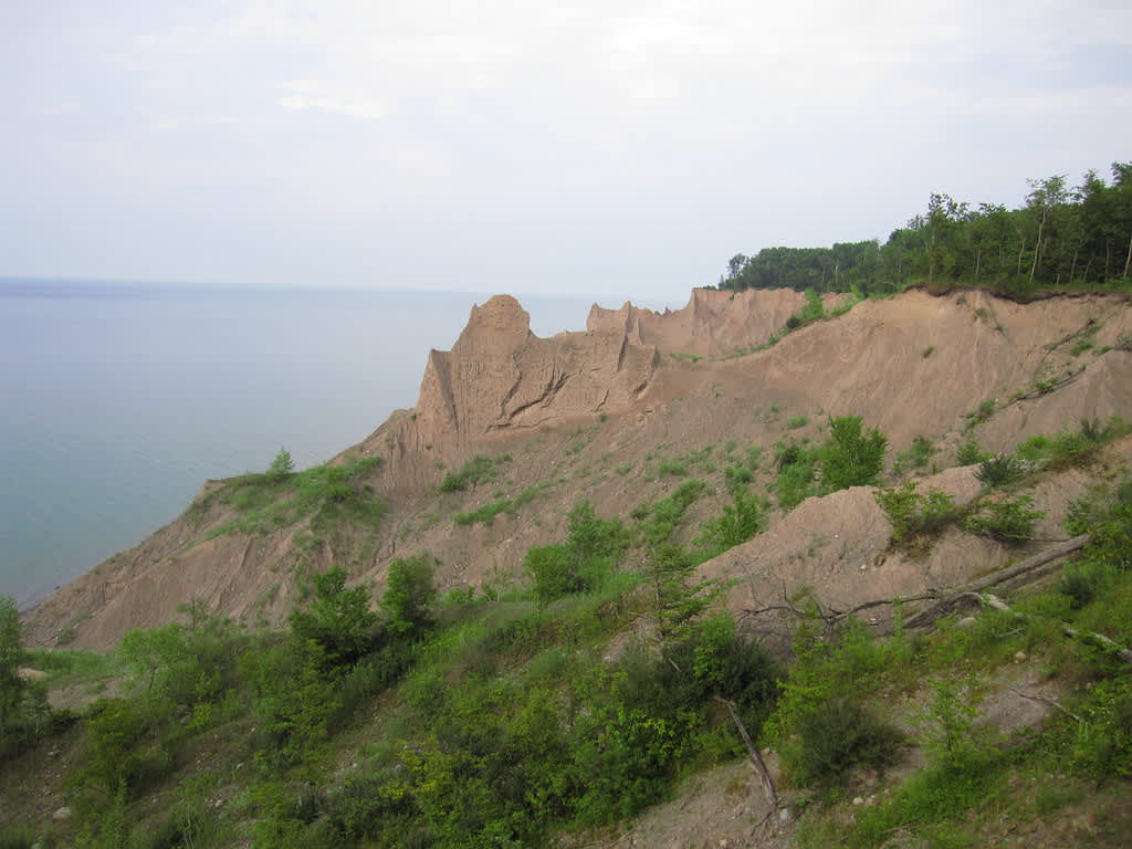 Chimney Bluffs State Park