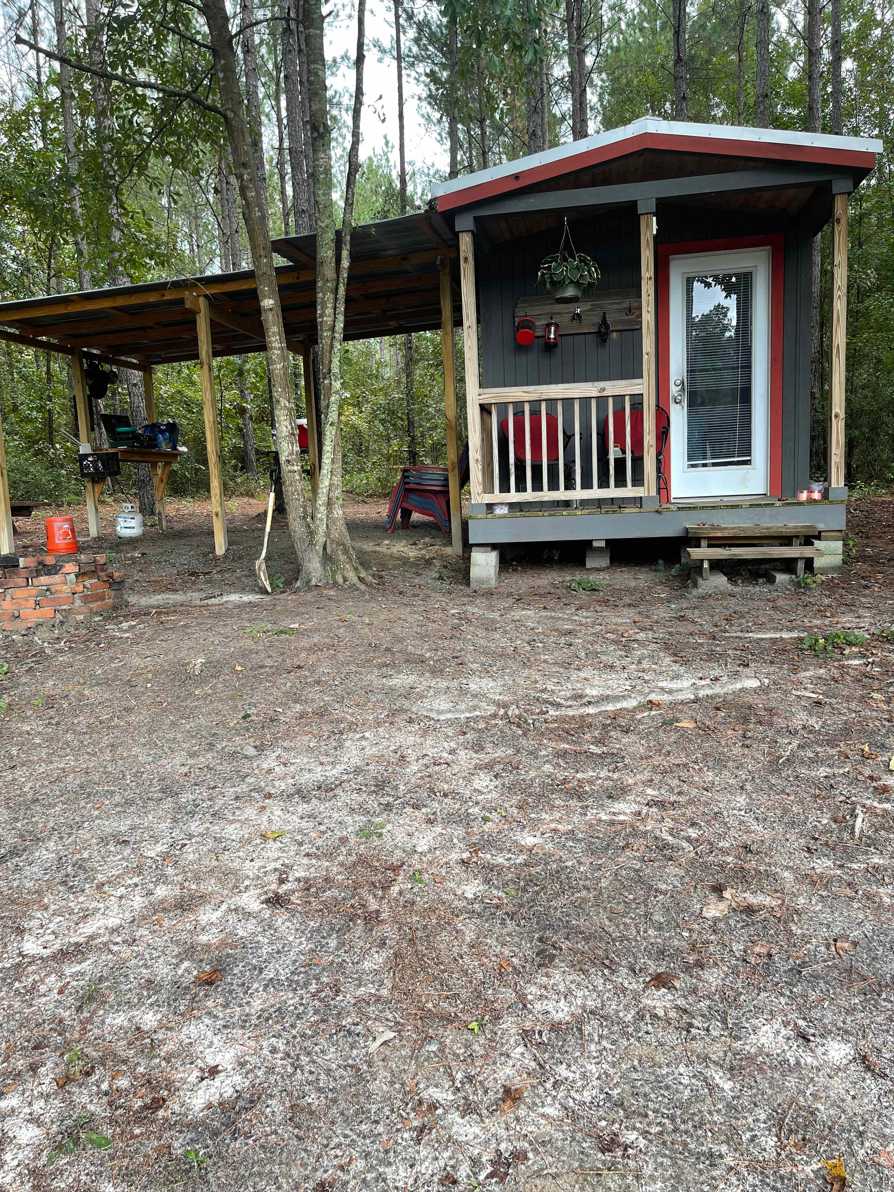 The Hollow: Off-Grid Paradise
