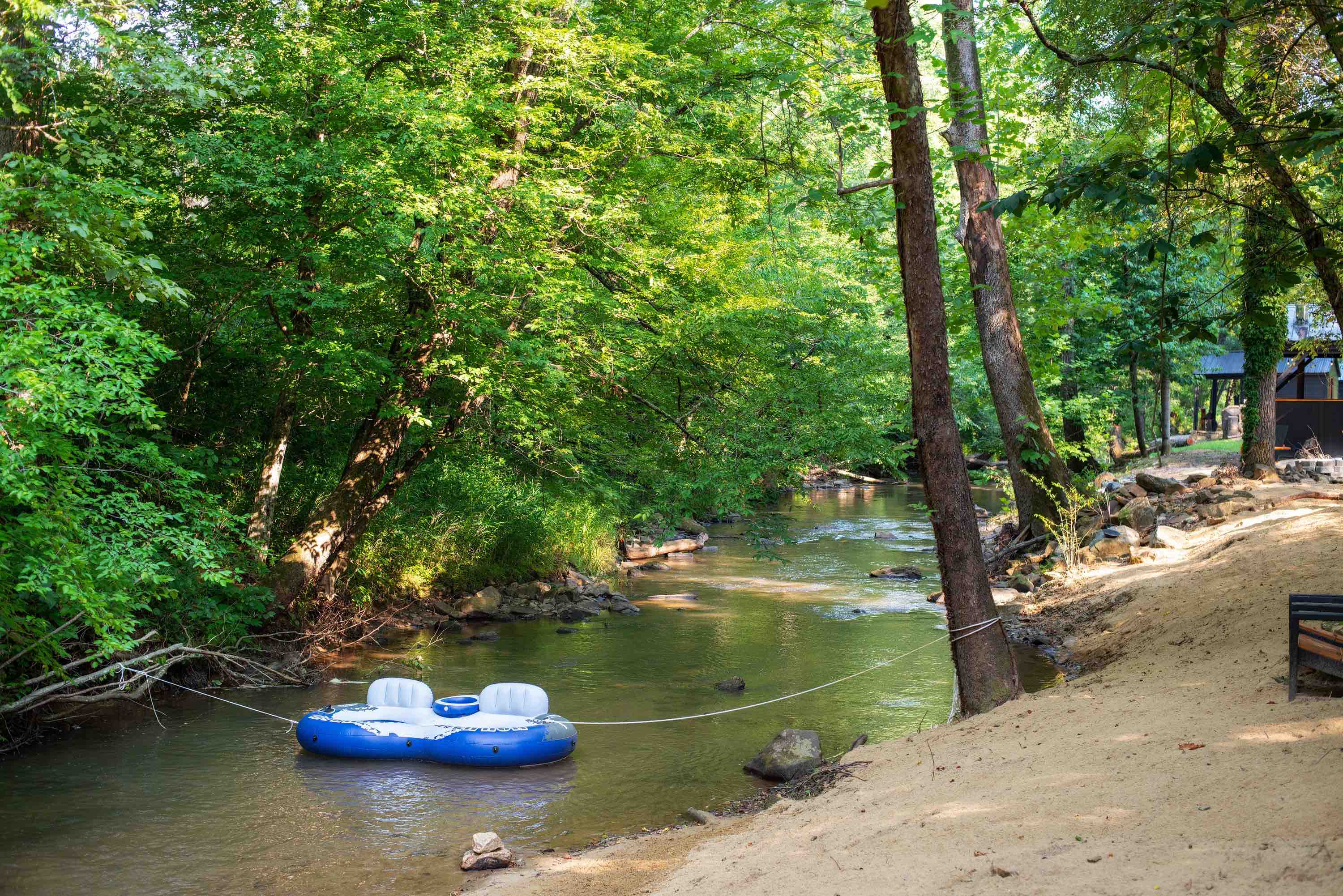 Gold River / camp + cabins