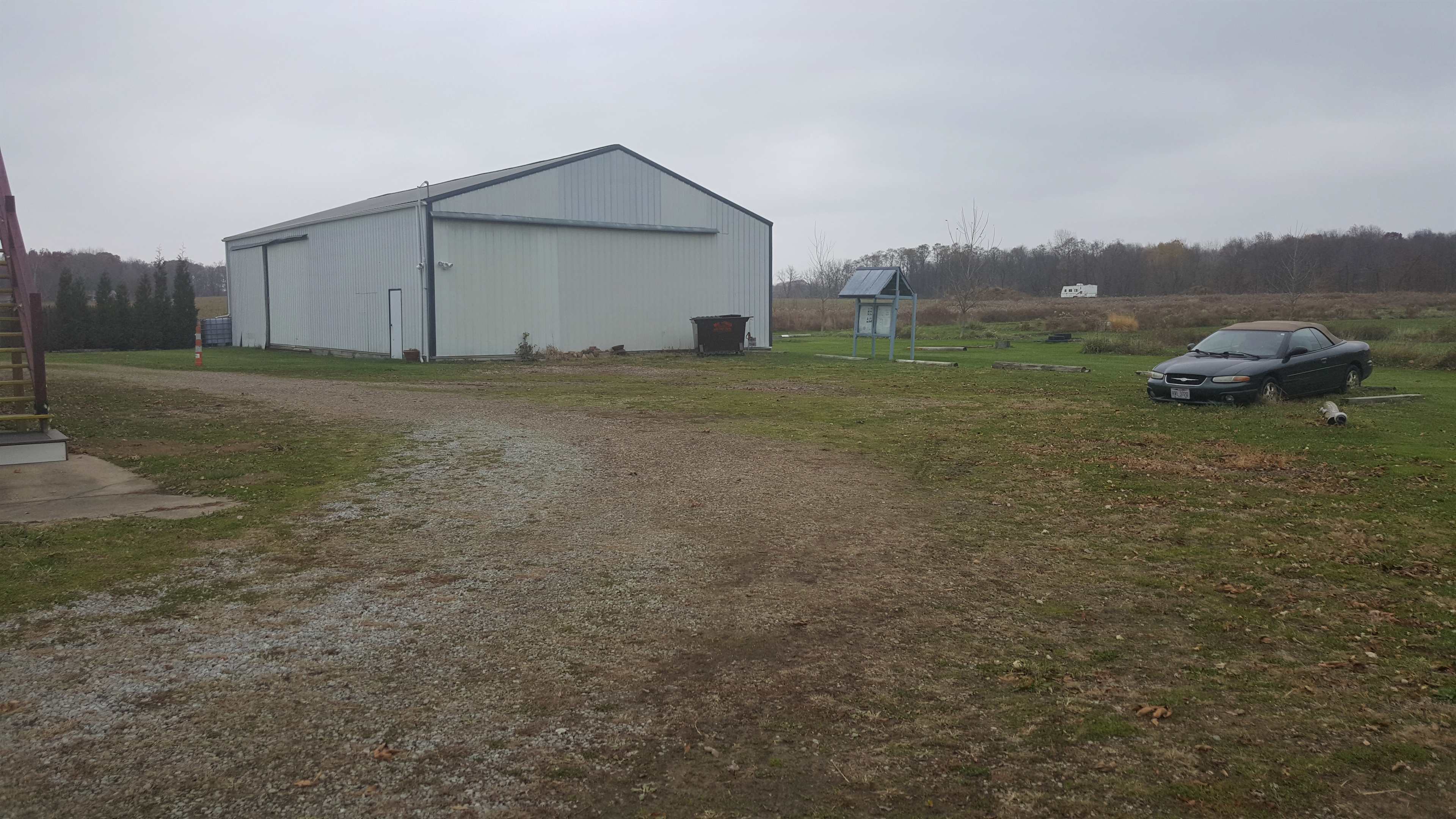 Grins & Pickin's CampFarm
