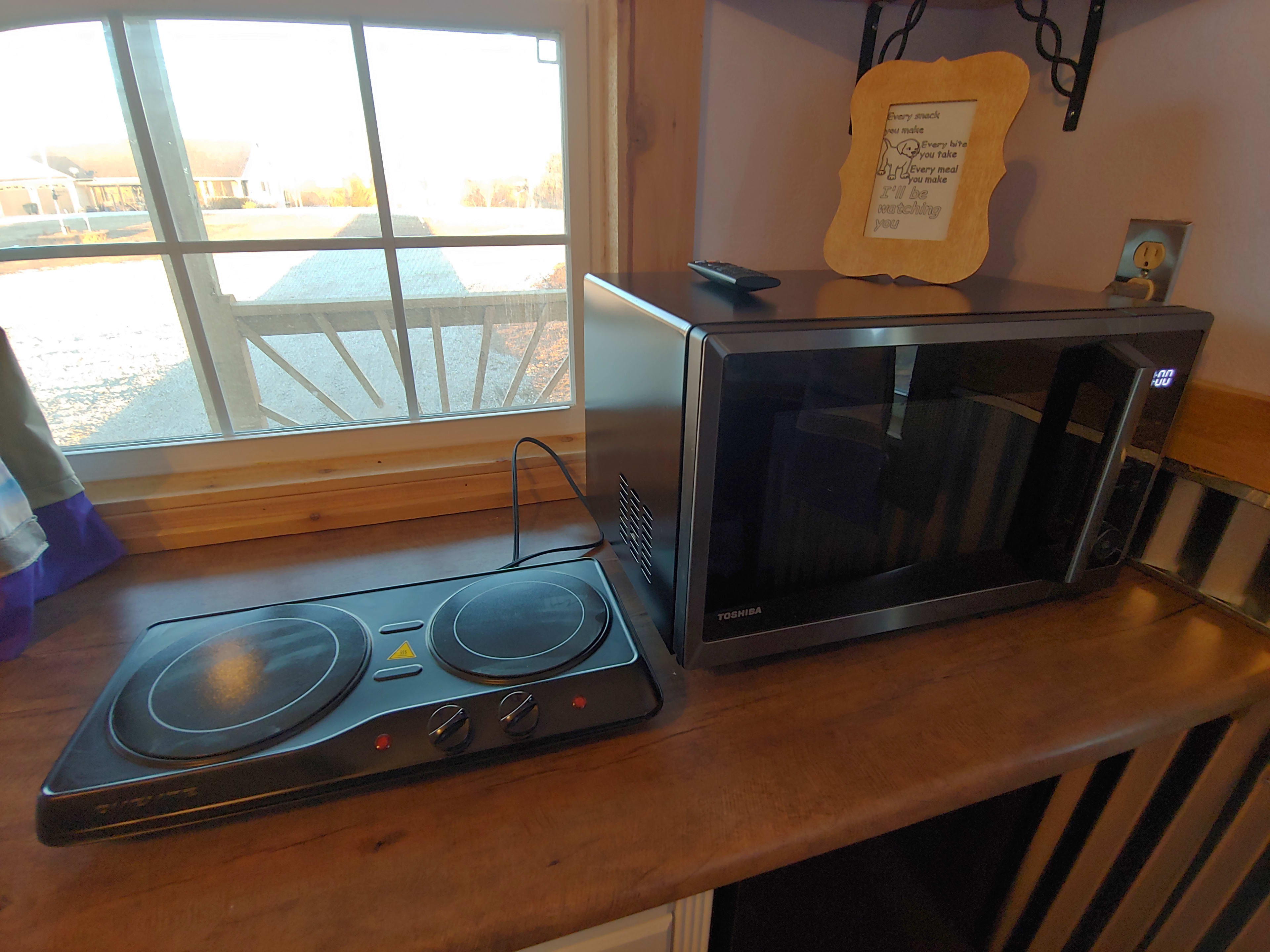 Hot plates and microwave/air fryer combo.