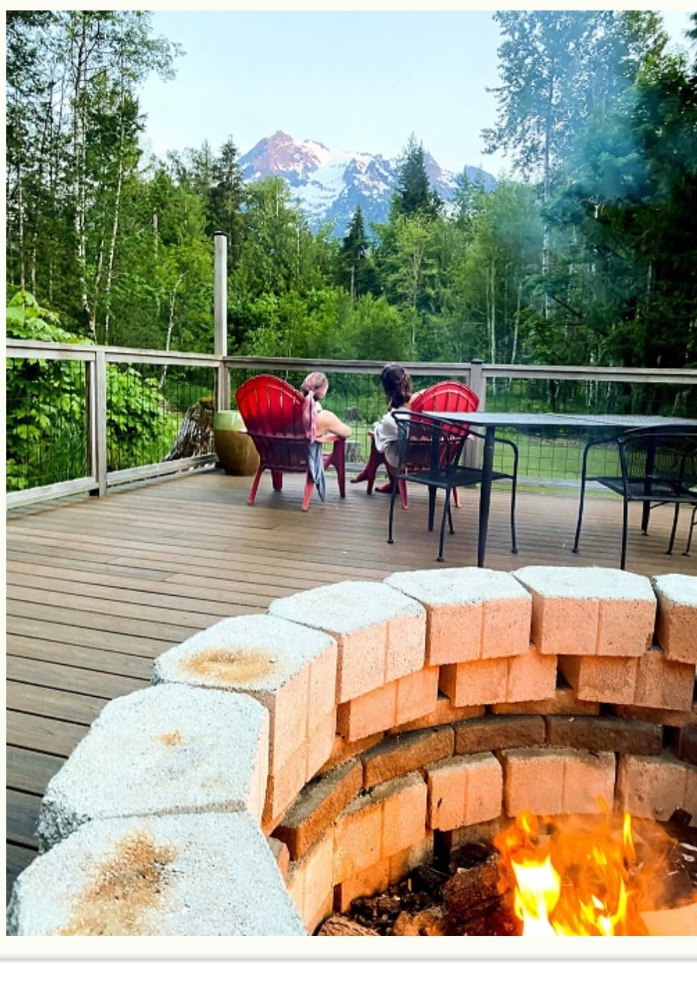 Back deck fire pit, great place to unwind, release, sit under the stars